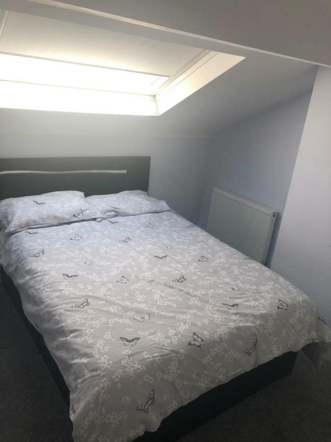 מלון ליברפול Cheapsleepz 49 Moscow Drive מראה חיצוני תמונה